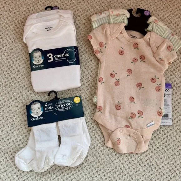 Gerber Baby Onesies and Socks Set NWT - Picture 1 of 3